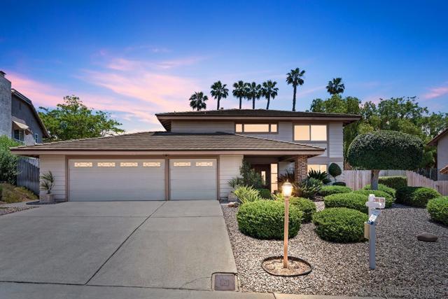 12847 Abra Pl, San Diego CA: https://media.crmls.org/mediaz/2964dcc2-78c5-4e9b-9792-3476bd94b680.jpg