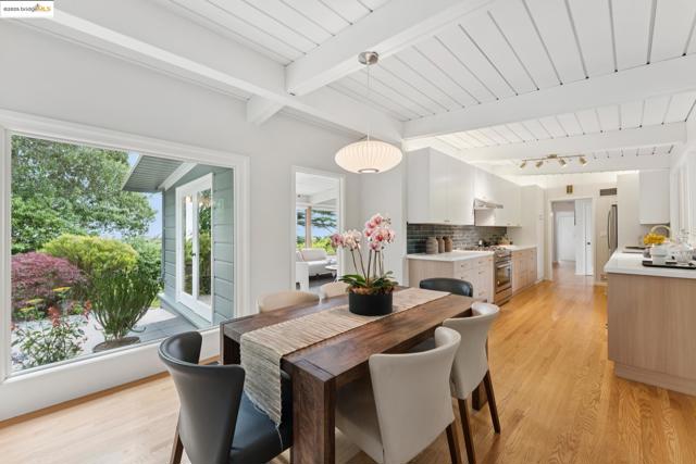 1415 Devonshire Dr, El Cerrito CA: https://media.crmls.org/mediaz/29655a88-f180-4626-bf16-bde712677ecd.jpg