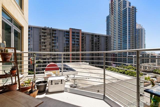 801 Ash st, San Diego CA: https://media.crmls.org/mediaz/29665ed7-d8cf-4801-be0c-aa64b69cbb29.jpg