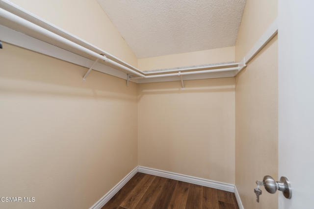 2705 N Broadmoor Avenue, Simi Valley CA: https://media.crmls.org/mediaz/2966ea33-581d-4cb0-bd12-774406fe9e3d.jpg