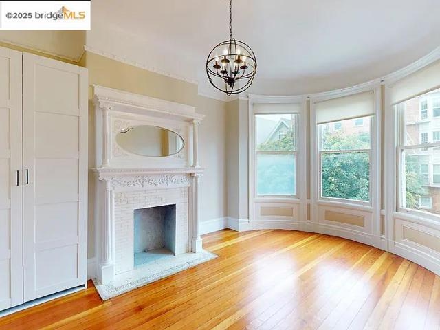 2854 Sacramento St, San Francisco CA: https://media.crmls.org/mediaz/296740c4-f12b-4ccf-a0d0-e6ccac031dff.jpg