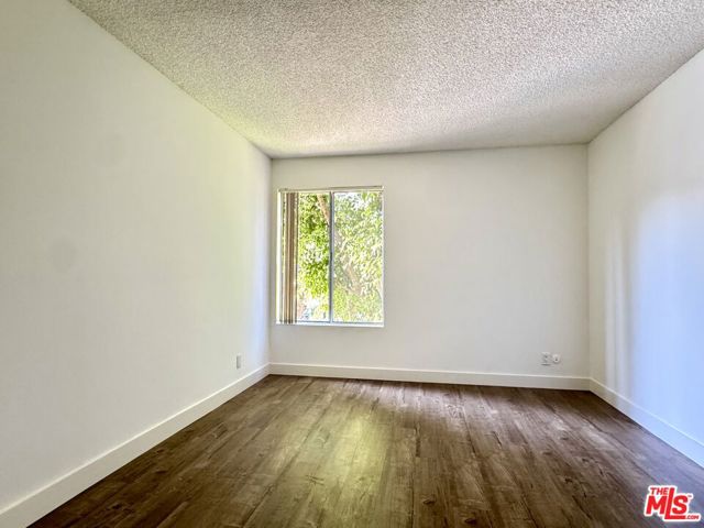 15425 Sherman Way, Van Nuys CA: https://media.crmls.org/mediaz/296754b6-b14f-4bd9-aabe-75ddf81dfe68.jpg