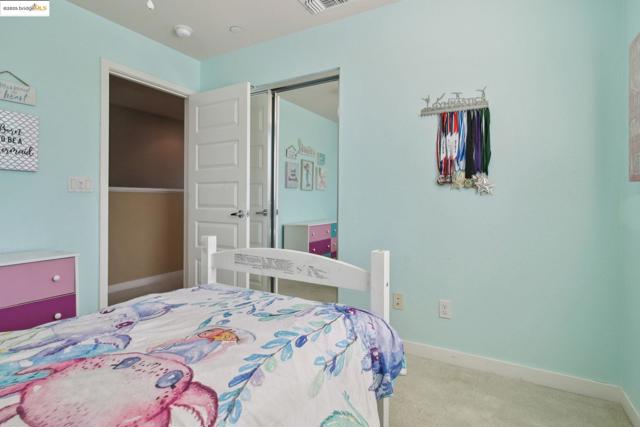 124 Clear Lake Ct, Oakley CA: https://media.crmls.org/mediaz/2967a496-48e3-4e34-8341-2dee8037a6c7.jpg