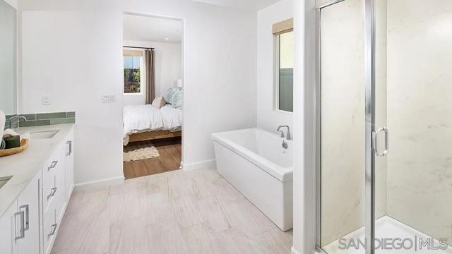 125 Mellano Way, Oceanside CA: https://media.crmls.org/mediaz/2968109e-d2a4-4df2-a08e-3c647c85bd31.jpg