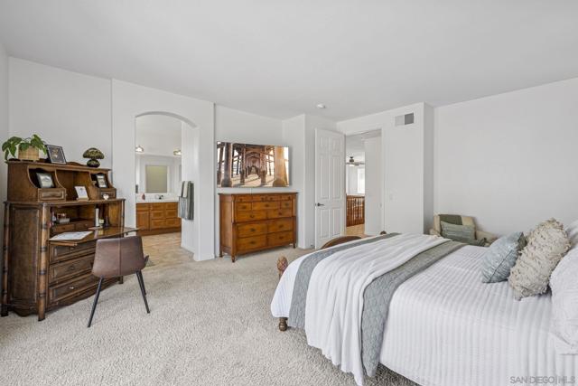 1266 Mariposa Rd, Carlsbad CA: https://media.crmls.org/mediaz/2968a45a-6deb-4be3-861c-d2a66ddd5645.jpg