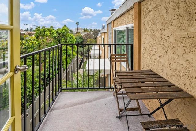 4212 Maryland St, San Diego CA: https://media.crmls.org/mediaz/2968d28b-4c10-406c-8d8f-8006ee833276.jpg