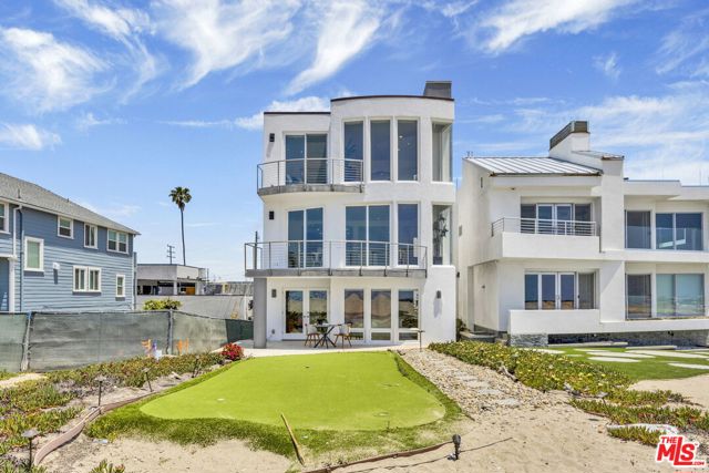 7019 E Seaside Walk, Long Beach CA: https://media.crmls.org/mediaz/296a274a-c153-4bed-a50d-7d715ef9b466.jpg