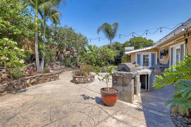 7912 Blue Jay Place, San Diego CA: https://media.crmls.org/mediaz/296b726d-9b9e-4119-8042-636e437740f9.jpg