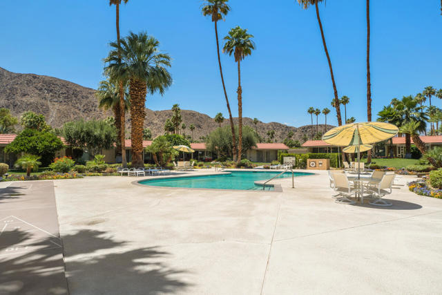 76895 Lark Drive, Indian Wells CA: https://media.crmls.org/mediaz/296ba6fe-bc4d-432a-b13a-8bc624036b16.jpg