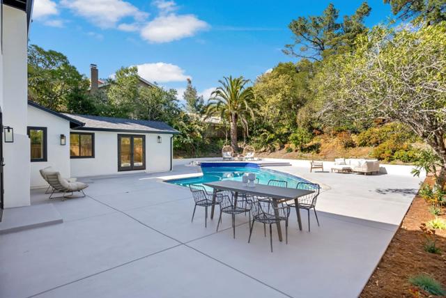 1556 Cherrywood Drive, San Mateo CA: https://media.crmls.org/mediaz/296bf261-92bf-4a4f-a478-534940313f41.jpg