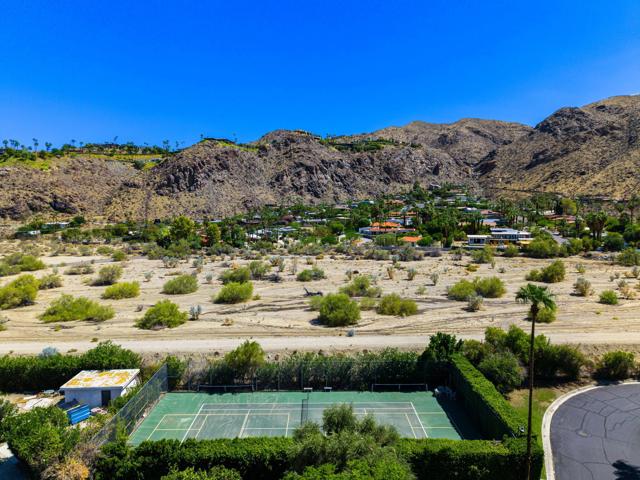 2515 E Jacaranda Road, Palm Springs CA: https://media.crmls.org/mediaz/296c4807-a60b-4cdc-b66b-bb1335873442.jpg