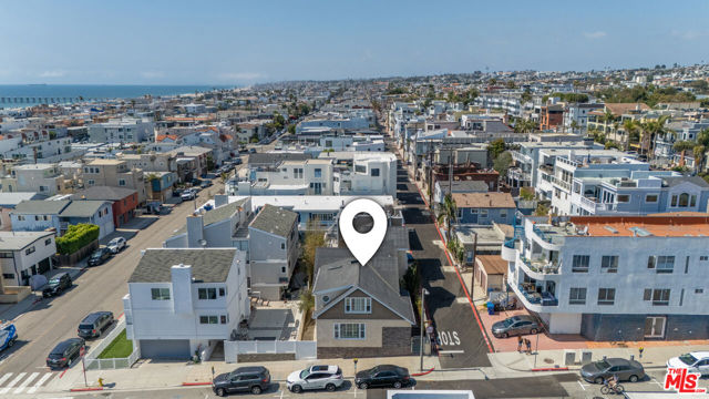219 2nd Street, Hermosa Beach CA: https://media.crmls.org/mediaz/296c9774-cd8c-418a-9c06-8fbdc951dda2.jpg