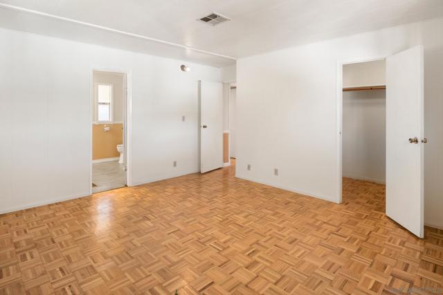 2700 Valley Parkway, Escondido CA: https://media.crmls.org/mediaz/296cfa38-cb7d-41b9-9417-76d4c622b20a.jpg