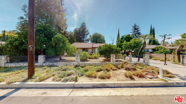7337 Newcastle Avenue photo 1