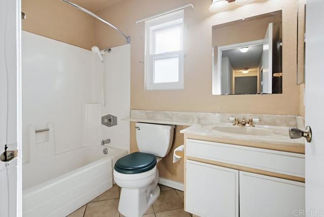 Detail Gallery Image 28 of 33 For 1237 Armstrong Cir, Escondido,  CA 92027 - 4 Beds | 2/1 Baths