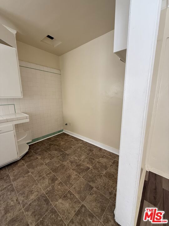 4196 5th Avenue, Los Angeles CA: https://media.crmls.org/mediaz/296d4c32-f59d-4236-88f5-74e43354fccb.jpg