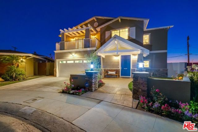 6537 Hedding Street, Los Angeles CA: https://media.crmls.org/mediaz/296de354-eb3f-4b1c-bce1-1881ff1674d8.jpg