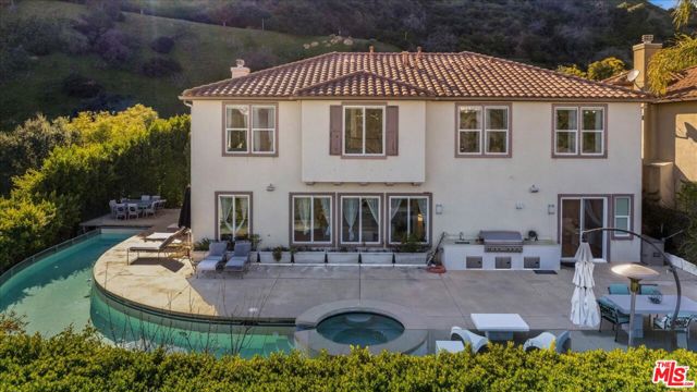 2752 Stone View Court, Los Angeles, California 90068, 5 Bedrooms Bedrooms, ,4 BathroomsBathrooms,Single Family Residence,For Sale,Stone View,24389433
