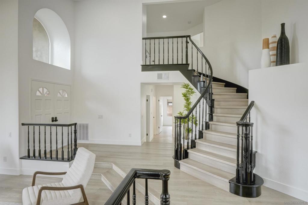 MLS #250025010SD img 7