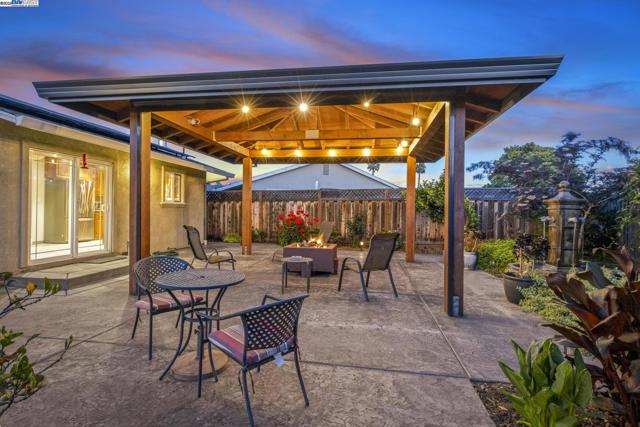 5706 Willkie Pl, Fremont CA: https://media.crmls.org/mediaz/296f2fa2-b37a-4326-ba10-733483e721f4.jpg