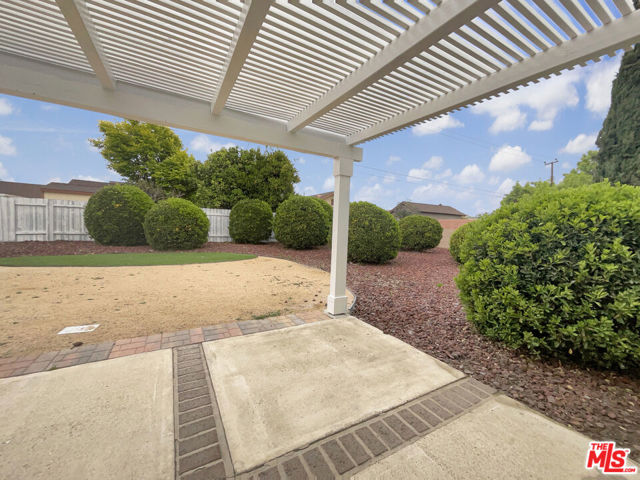 495 N Wendy Drive, Newbury Park CA: https://media.crmls.org/mediaz/296f6b9a-2ffc-48e4-a4a5-ec815a5aeb44.jpg