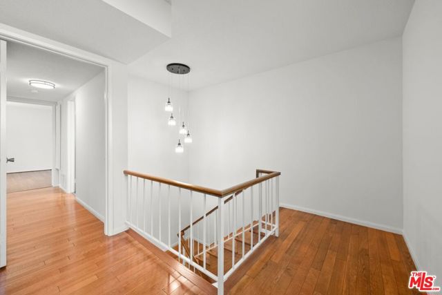 5840 Etiwanda Avenue, Tarzana CA: https://media.crmls.org/mediaz/296f7099-0272-44dc-a4ab-b37fc7e70271.jpg