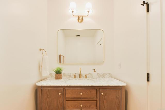 Detail Gallery Image 44 of 63 For 1045 Tarento Dr, San Diego,  CA 92107 - 4 Beds | 4 Baths