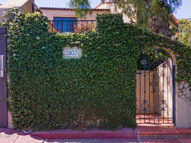 Image 3 for 3937 Roderick Rd, Los Angeles, CA 90065