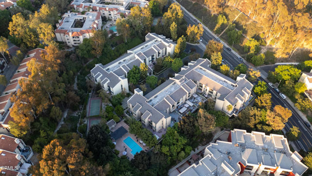 4041 Via Marisol, Los Angeles CA: https://media.crmls.org/mediaz/29714f41-ad88-4f5c-9327-13c8b42d3d23.jpg