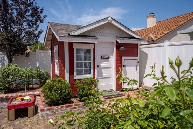 39668 Roripaugh Road, Temecula CA: https://media.crmls.org/mediaz/29722ab7-004f-4c46-822e-c980d01bafb4.jpg