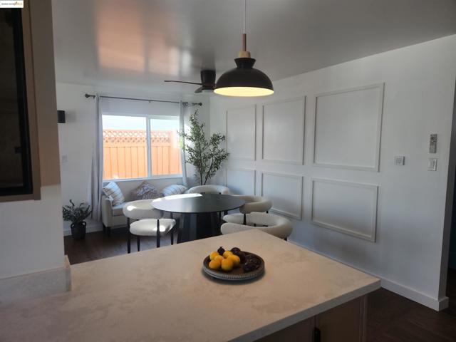 15373 Inverness St, San Leandro CA: https://media.crmls.org/mediaz/29728dac-7086-479a-9644-ec5b47cdf5c4.jpg