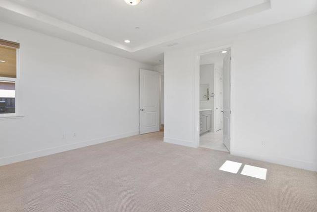 2008 White Oak Drive, Hollister CA: https://media.crmls.org/mediaz/29732540-91ba-4ec3-9f93-b1103ac22787.jpg