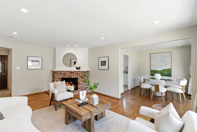 1 Dionne Court, Belmont CA: https://media.crmls.org/mediaz/2973acf1-663a-4826-88b0-34e08d6e6229.jpg