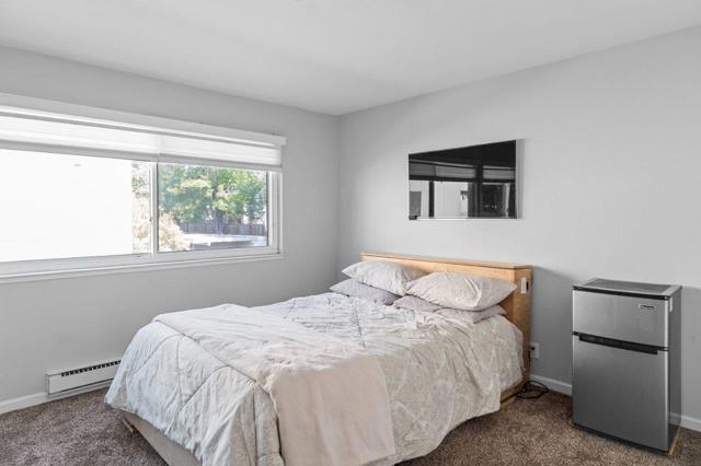 948 Kiely Boulevard, Santa Clara CA: https://media.crmls.org/mediaz/2973f5e1-e7f2-494f-999a-842273b01d94.jpg