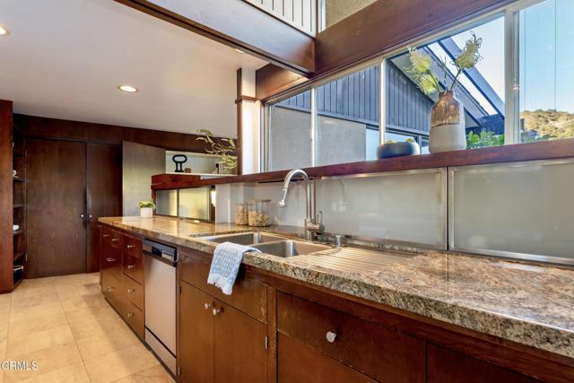 Detail Gallery Image 20 of 67 For 1345 Carnarvon Dr, Pasadena,  CA 91103 - 2 Beds | 2 Baths