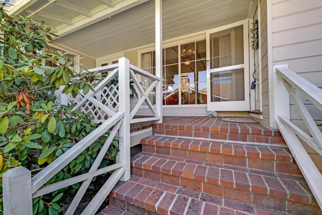 2863 Burton Dr, Oakland CA: https://media.crmls.org/mediaz/29744aad-7e64-496e-ade8-15ffcf72067c.jpg