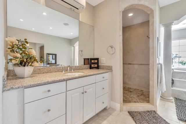 3848 Mariposa Drive, Clearlake CA: https://media.crmls.org/mediaz/2974be9c-c904-4385-aedc-d28ec02da1ad.jpg