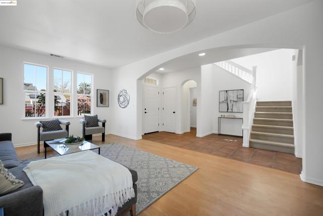 1165 Cottage Ln, Hercules CA: https://media.crmls.org/mediaz/2974f642-a9c0-4060-b587-02ad2423d78f.jpg