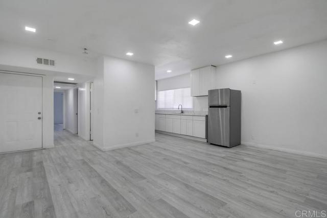 Image 4 of 35 For 734 Grand Avenue