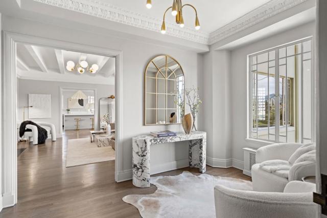 244 Lakeside Drive, Oakland CA: https://media.crmls.org/mediaz/2975fc03-c797-4f2a-bcee-2e10e49f63cc.jpg