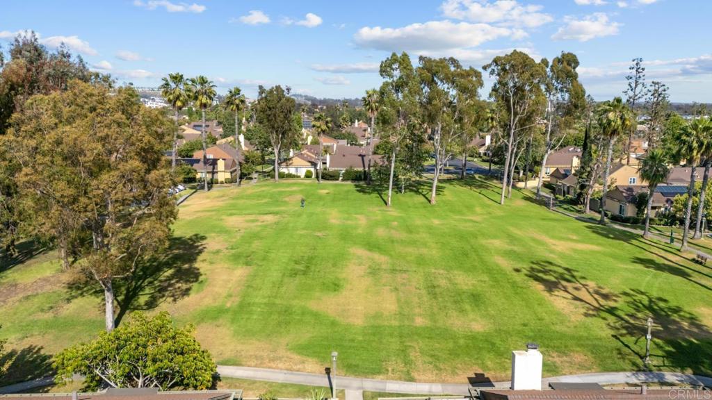 https://media.crmls.org/mediaz/2977d79b-8d65-4047-ba49-ca11ac8579bd.jpg?preset=X-Large