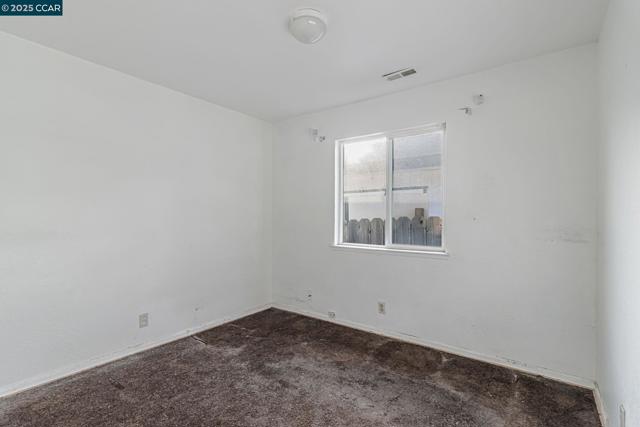 813 Grant St, Vallejo CA: https://media.crmls.org/mediaz/2977fb1d-ea6d-4c88-9003-9c8b27329c21.jpg