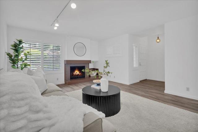 605 Acorn Court, Pacific Grove CA: https://media.crmls.org/mediaz/29781147-4b50-48a4-81f1-209d531457c3.jpg