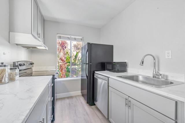 1680 Laguna Street, Concord CA: https://media.crmls.org/mediaz/297844d2-81bb-46d1-aacd-78b94ff6b4b1.jpg