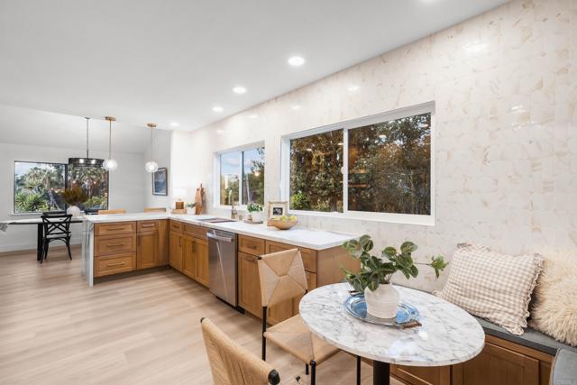 1657 FOOTHILL Drive, Vista CA: https://media.crmls.org/mediaz/297a0f43-4e64-4ba5-a76b-21e2f496453c.jpg