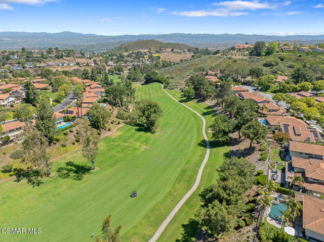 3901 Via Verde, Thousand Oaks CA: https://media.crmls.org/mediaz/297a89b4-1530-4c9e-be02-d62f4750befa.jpg