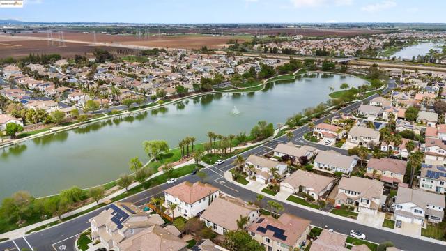 3551 Keystone Loop, Discovery Bay CA: https://media.crmls.org/mediaz/297b0f73-2feb-4a73-b68f-02cdb7273e78.jpg