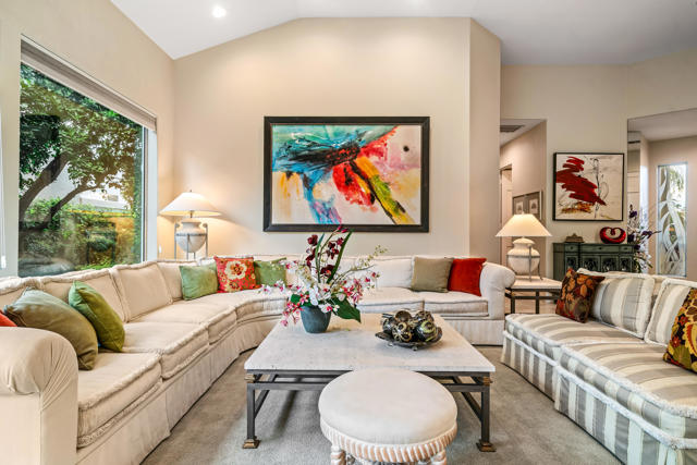 75063 Spyglass Drive, Indian Wells CA: https://media.crmls.org/mediaz/297b629f-fc67-41fc-8bab-ff3ec21bbd63.jpg