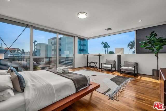 17 North Venice Boulevard photo 24