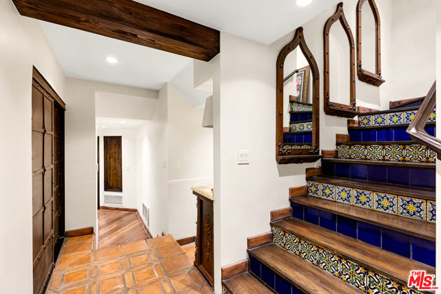 330 Kempton Road, Glendale CA: https://media.crmls.org/mediaz/297bf17b-f2d7-4818-a5b2-c78bae83a2c1.jpg
